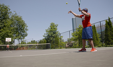 IDA employees playing tennis