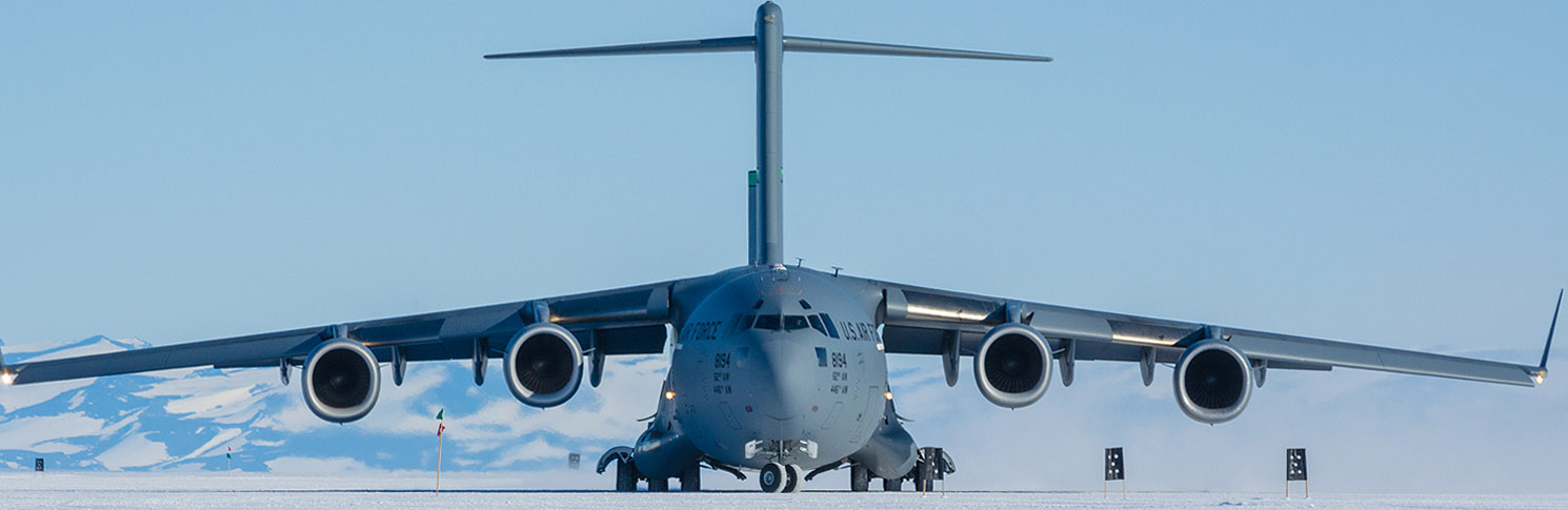Photo, C17 on frozen runway, DVIDS